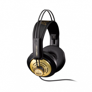 AKG K121 kuulokkeet