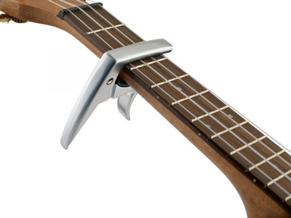 K&M 30920 ukulelen capo matta kromi - Image 2