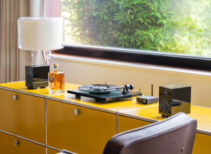 Pro-Ject T1 EVO BT levysoitin pianomusta - Image 3