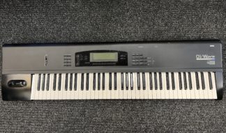 Käytetty Korg 01W Pro syntetisaattori