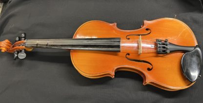Käytetty Suzuki No. 220 viulu 1/2-koko, jousi, kotelo, olkatuki - Image 2