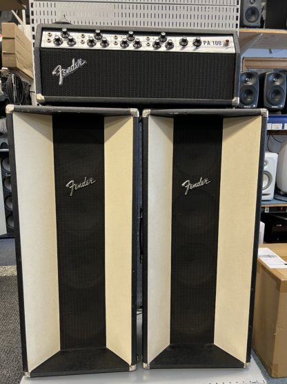 Käytetty Fender PA-100 /2 kpl Sound Column 4-8 kaiutinkaappi