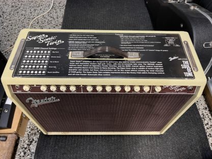 Käytetty Fender Super Sonic Twin Combo Amp 100W/25W BLND - Image 8