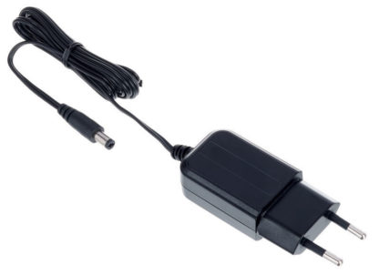 Zoom AD-16 virtalähde DC 9v/500mA