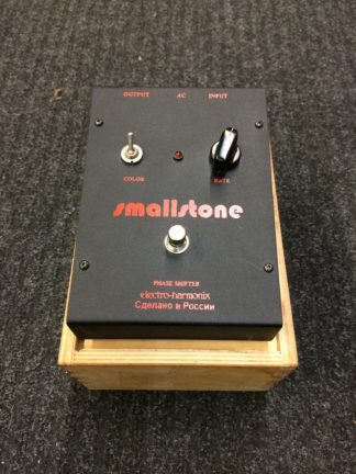 Käytetty Electro-Harmonix Small Stone Black Russian 90s
