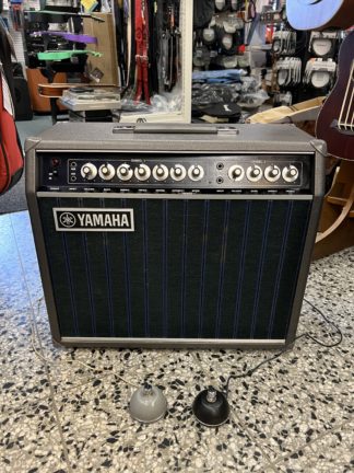 Käytetty Yamaha YTA-45 combovahvistin