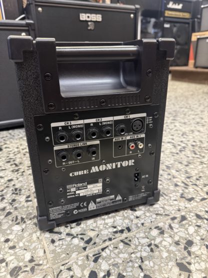 Käytetty Roland CM-30 Cube Monitor vahvistin - Image 4