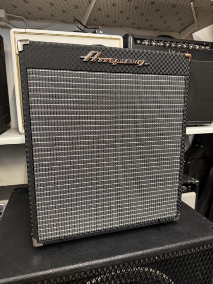 Käytetty Ampeg RB110 50W 1-10" bassocombo