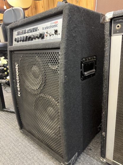 Käytetty TC Electronic BG500 210 Bass Combo vahvistin - Image 2
