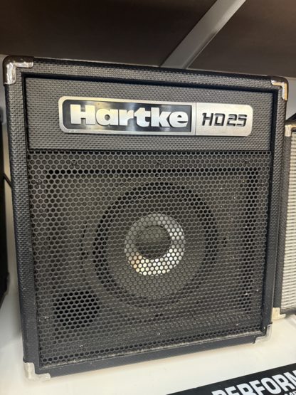 Käytetty Hartke HD25 bassocombo
