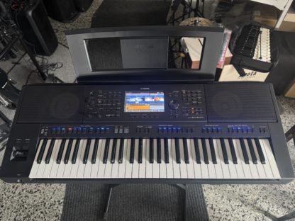 Käytetty Yamaha PSR-SX900 kosketinsoitin