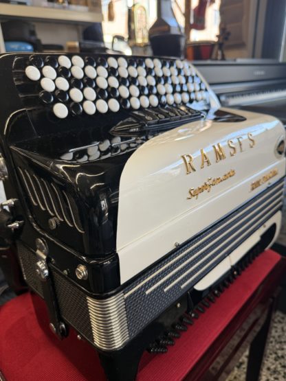 Käytetty Ramses Superfantasia Raimo Pihlajamaa harmonikka - Image 2