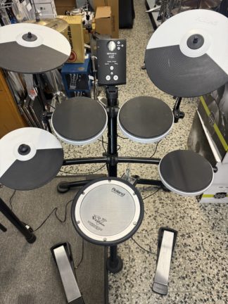 Käytetyt Roland TD-1KV sähkörummut