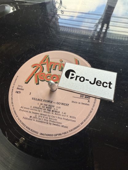 Käytetty Pro-Ject Essential 3 musta kiiltävä levysoitin - Image 3