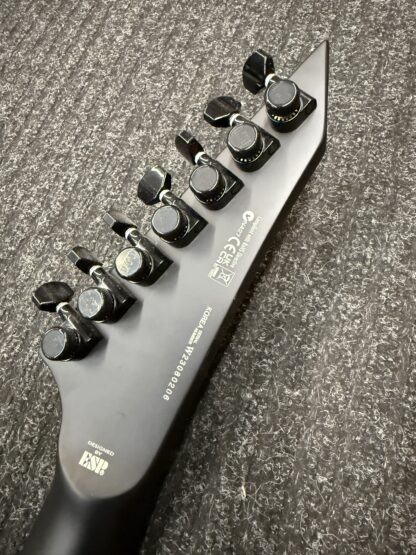 Käytetty ESP LTD EX-7 Baritone Black Metal Black Satin 7-kielinen sähkökitara - Image 4