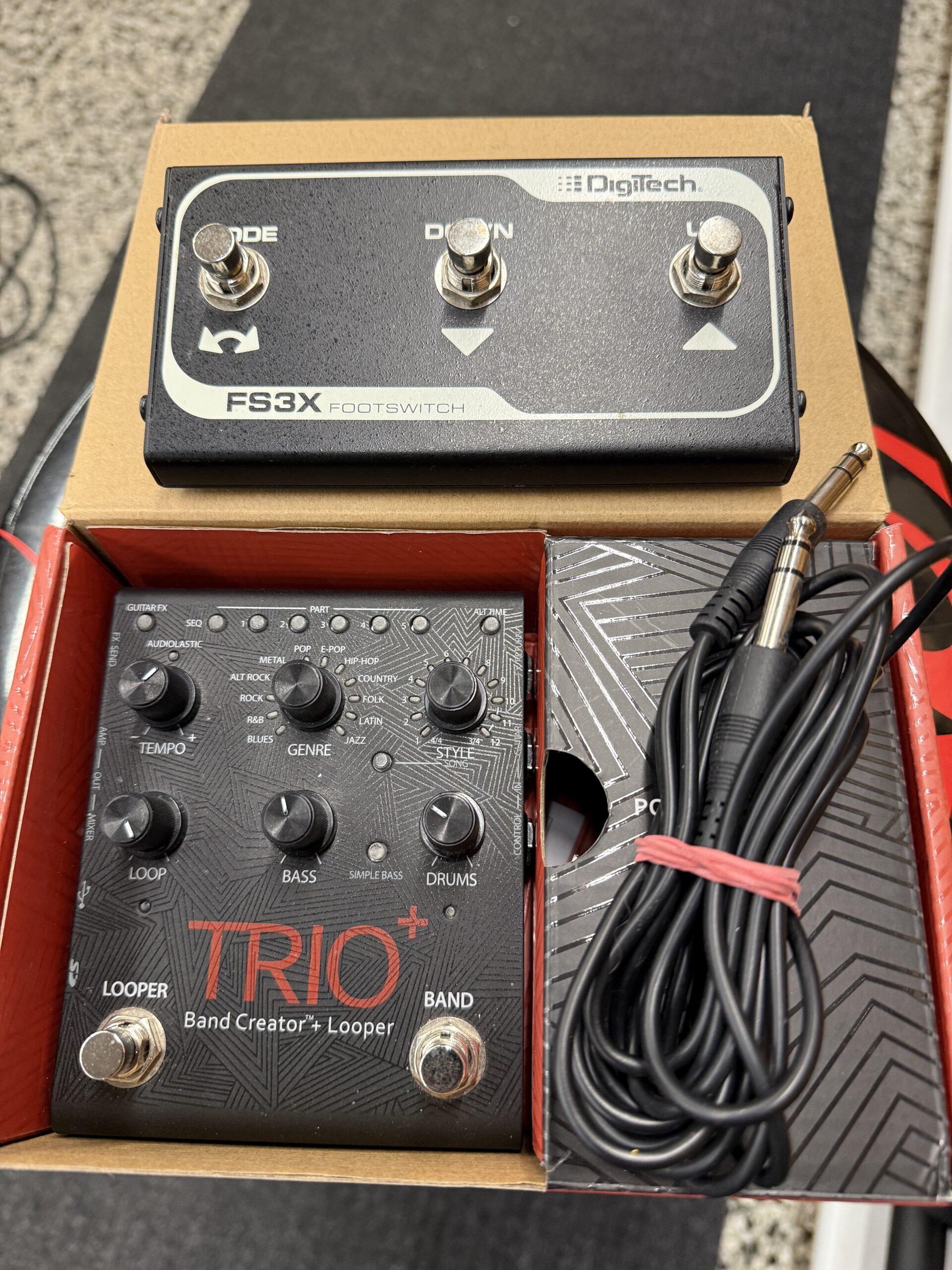 Käytetty Digitech Trio+ Band Creator + Digitech FS 3X jalkakytkin