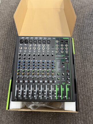 Käytetty Mackie PROFX12V3