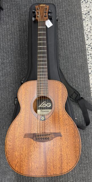 Käytetty LAG Tremontane Travel Kae elektroakustinen kitara+GigBag