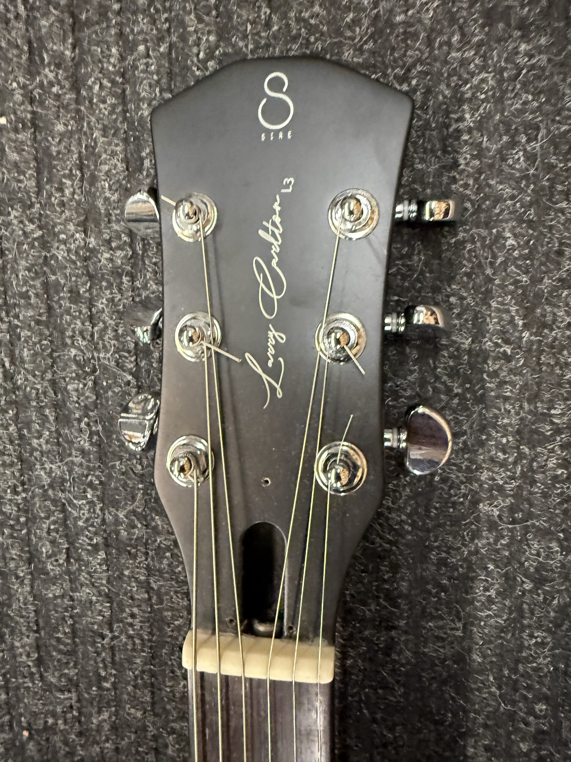 Käytetty Larry Carlton L3 P90 Black Satin sähkökitara - Image 4