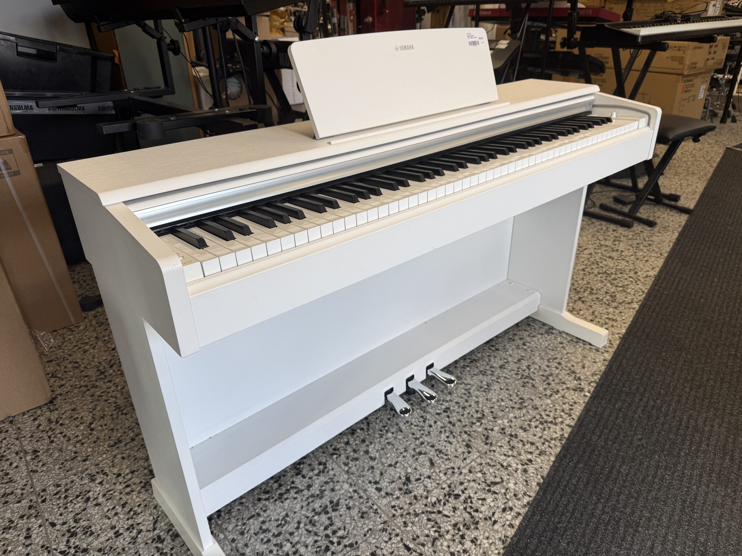 Käytetty Yamaha YDP-145WH d-piano - Image 5