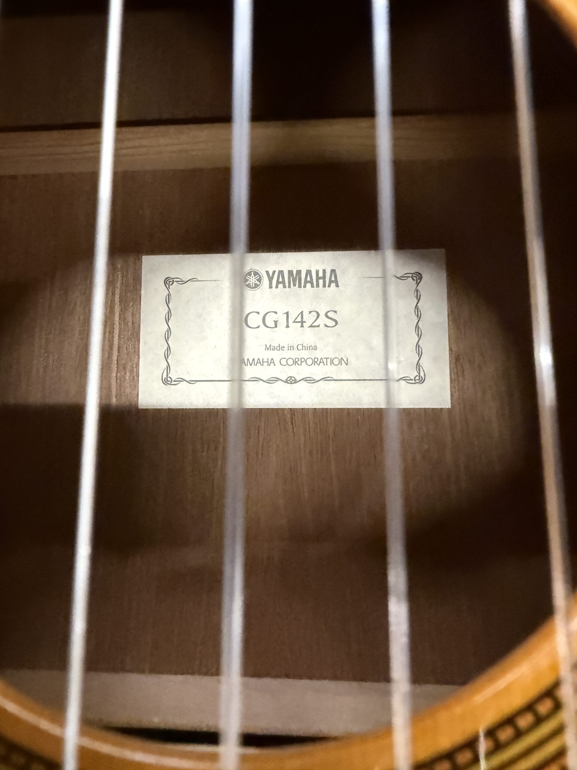 Käytetty Yamaha CG-142S klassinen kitara ja pussi - Image 2