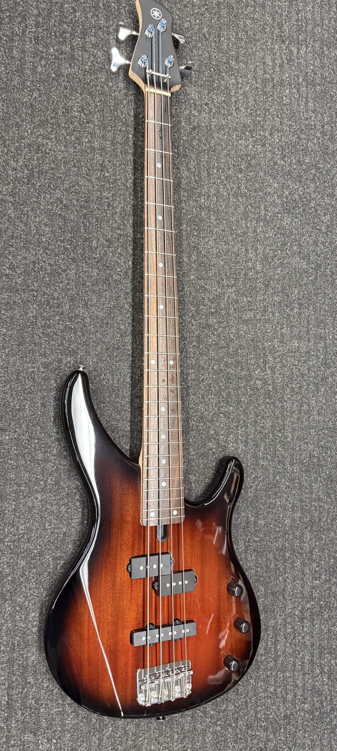 Käytetty Yamaha TRBX174 OVS basso sis. alv 25.5%