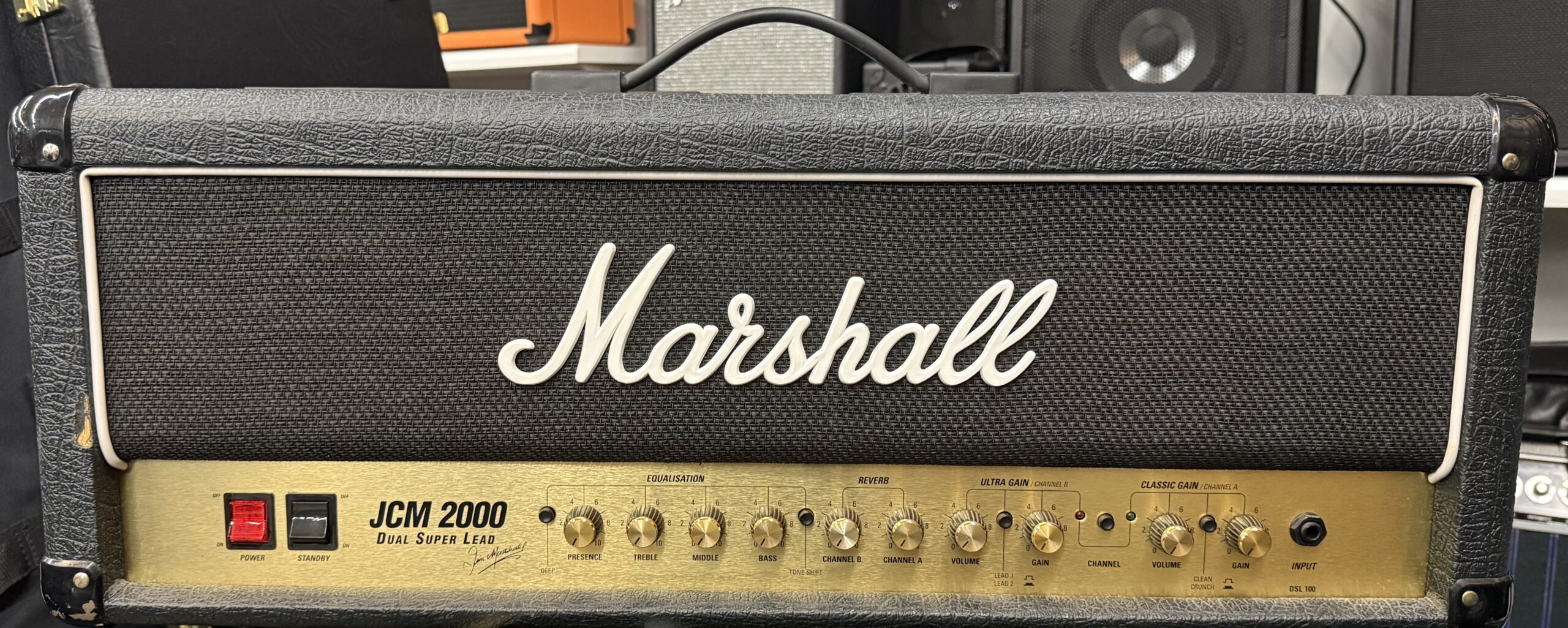Käytetty Marshall JCM2000 Dual Super Lead kitaravahvistin